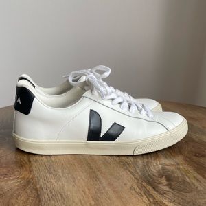 VEJA ESPLAR LEATHER SNEAKERS